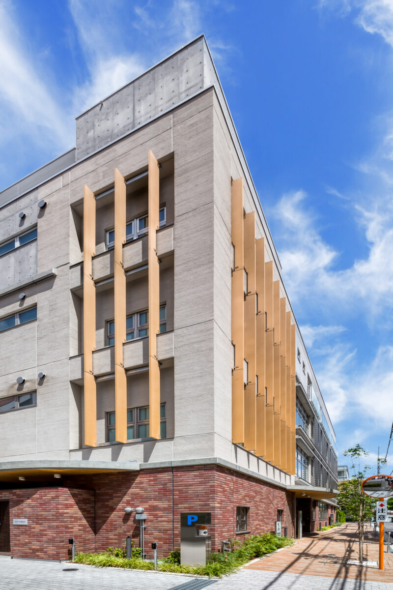 【プラスッドルーバー施工事例】 港区子ども家庭総合支援センター