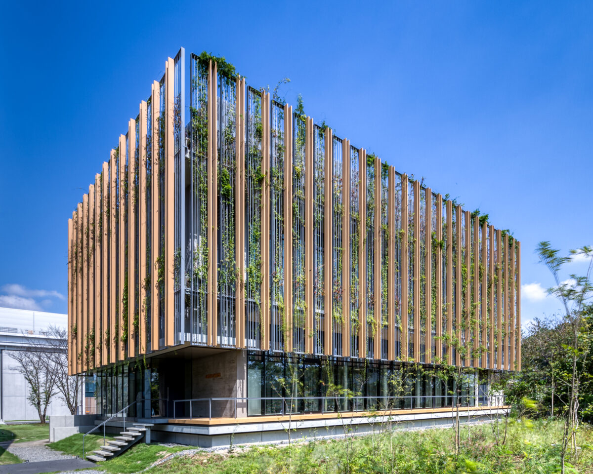 【プラスッドルーバー施工事例】戸田建設 グリーンオフィス棟