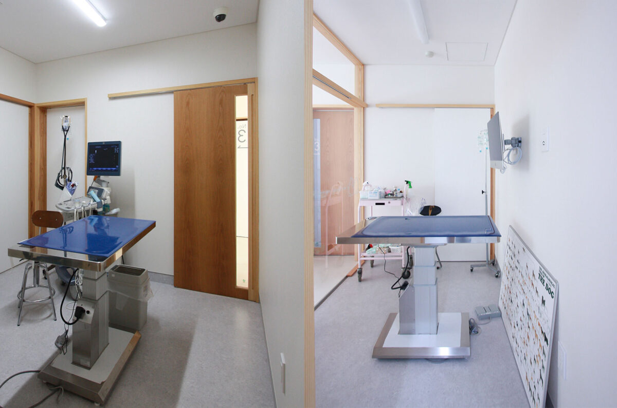 【遮音材サイレントドロップ施工事例】 想定外だった築後の音問題に対応-住居兼動物病院編-
