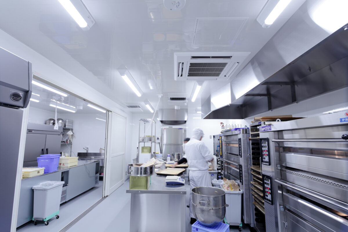 PLANTOOL施工事例　 衛生対策もバッチリ！食品厨房へのリノベーション