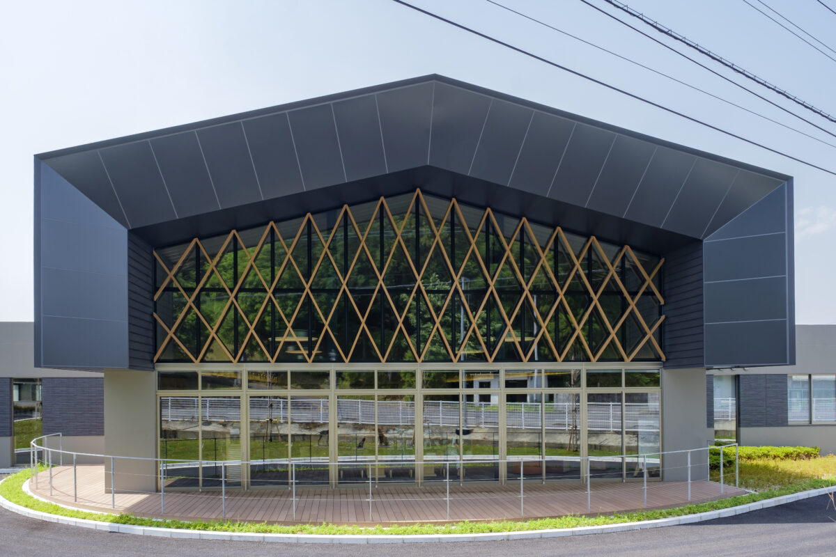 【プラスッドルーバー施工事例】豊後大野市図書館